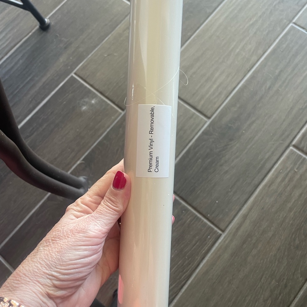 Premium Vinyl Roll in Cream